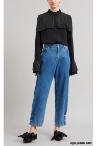 Shirt with pleated bib